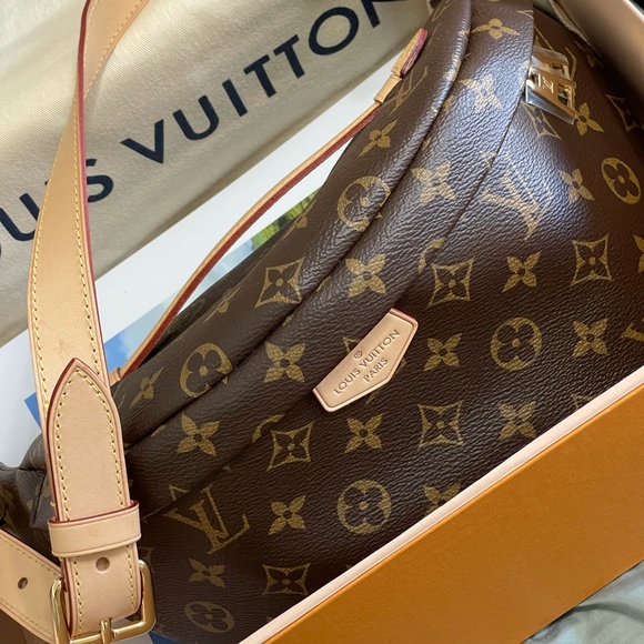 New 😻🔥Louis Vuitton bumbag - Picture 2 of 15